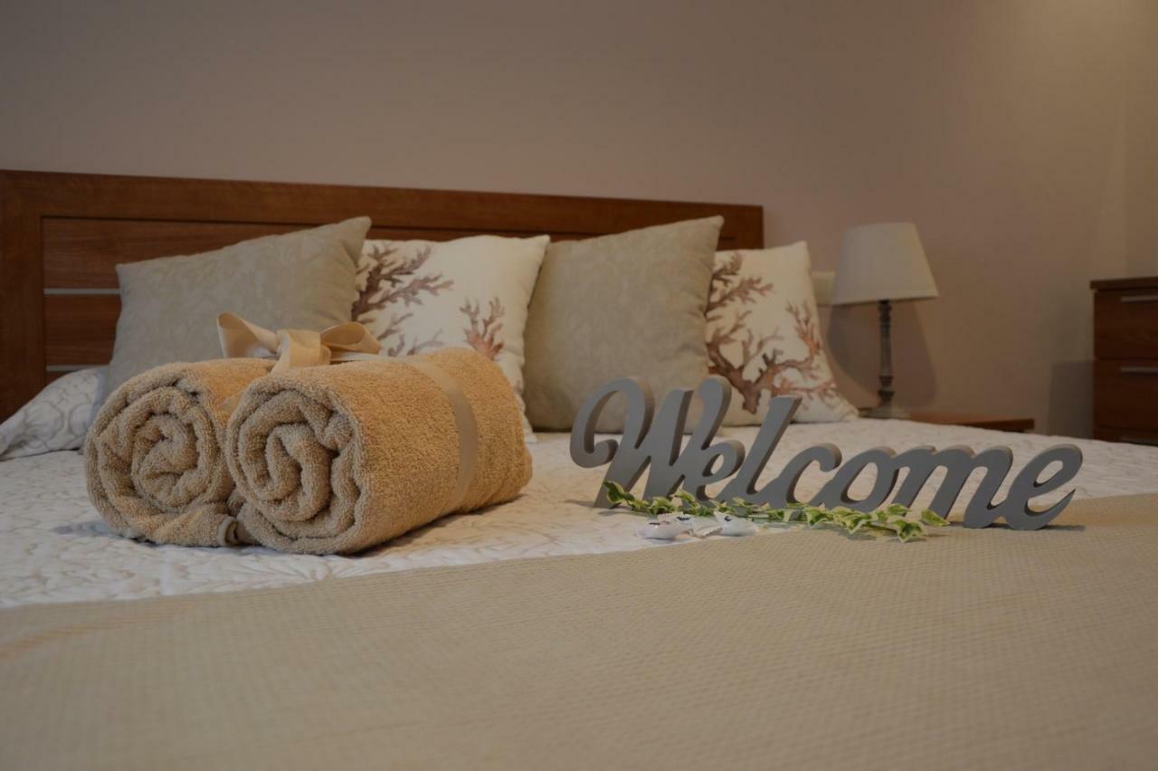 Piso Da Empegada Apartment อาร์ซูอา ภายนอก รูปภาพ