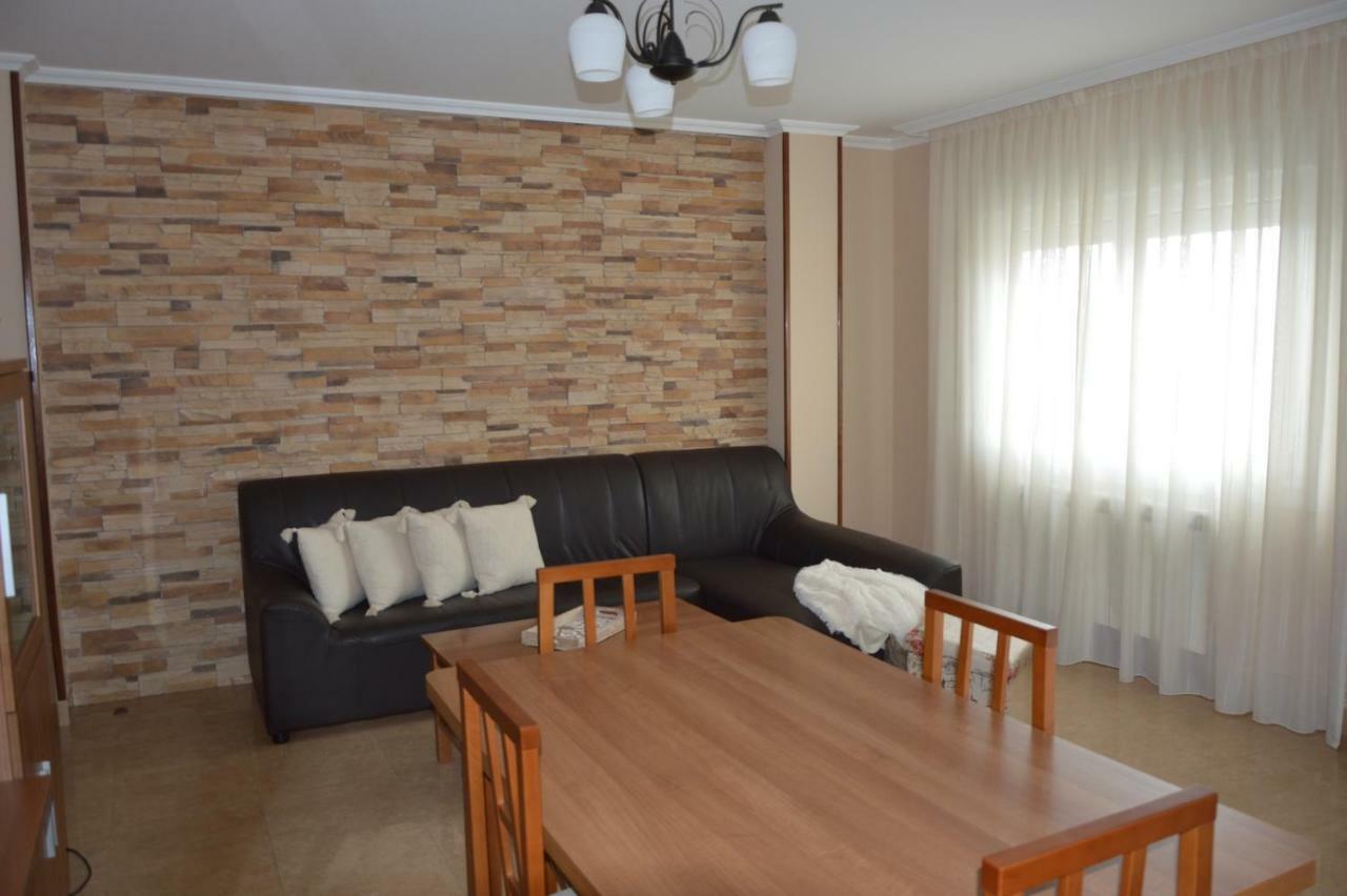Piso Da Empegada Apartment อาร์ซูอา ภายนอก รูปภาพ