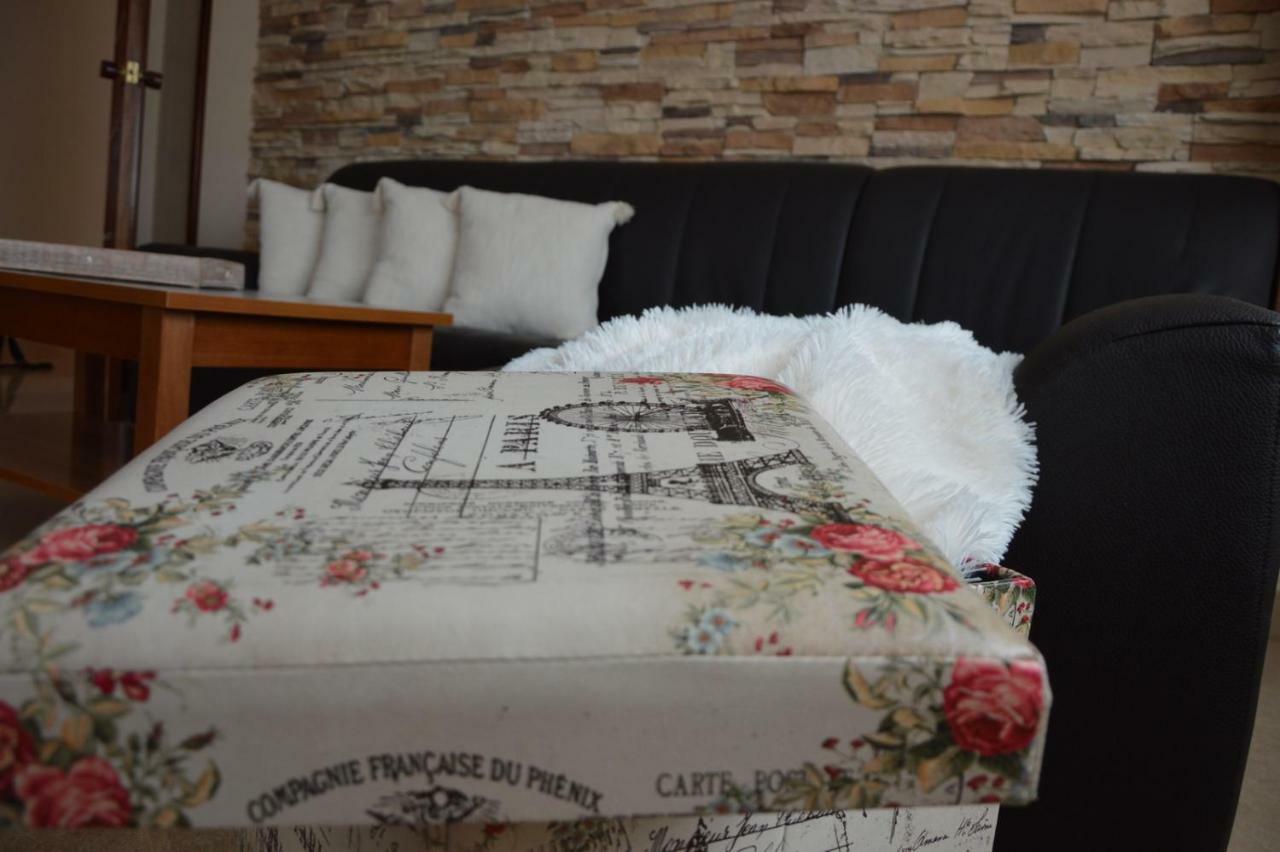 Piso Da Empegada Apartment อาร์ซูอา ภายนอก รูปภาพ