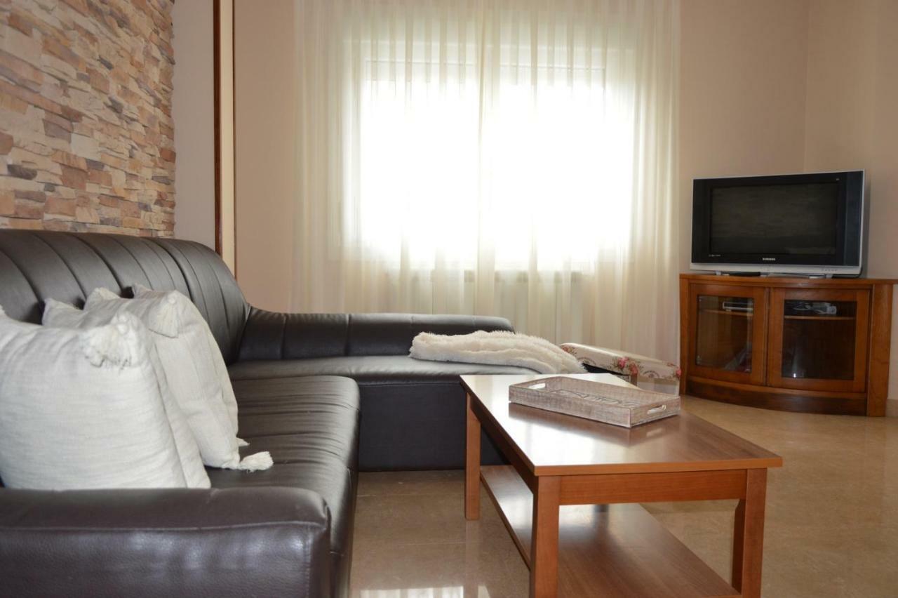 Piso Da Empegada Apartment อาร์ซูอา ภายนอก รูปภาพ